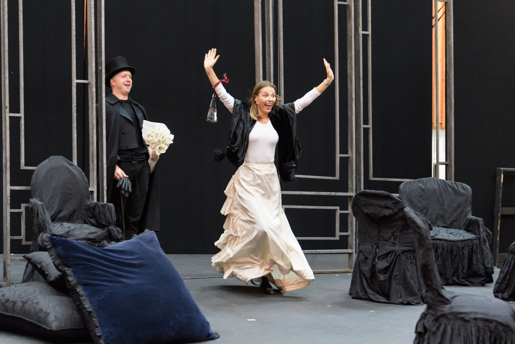 Alex Otterburn and Laura Zigmantaite in rehearsals for La traviata. Scottish Opera 2017. Credit Jane Hobson..jpg