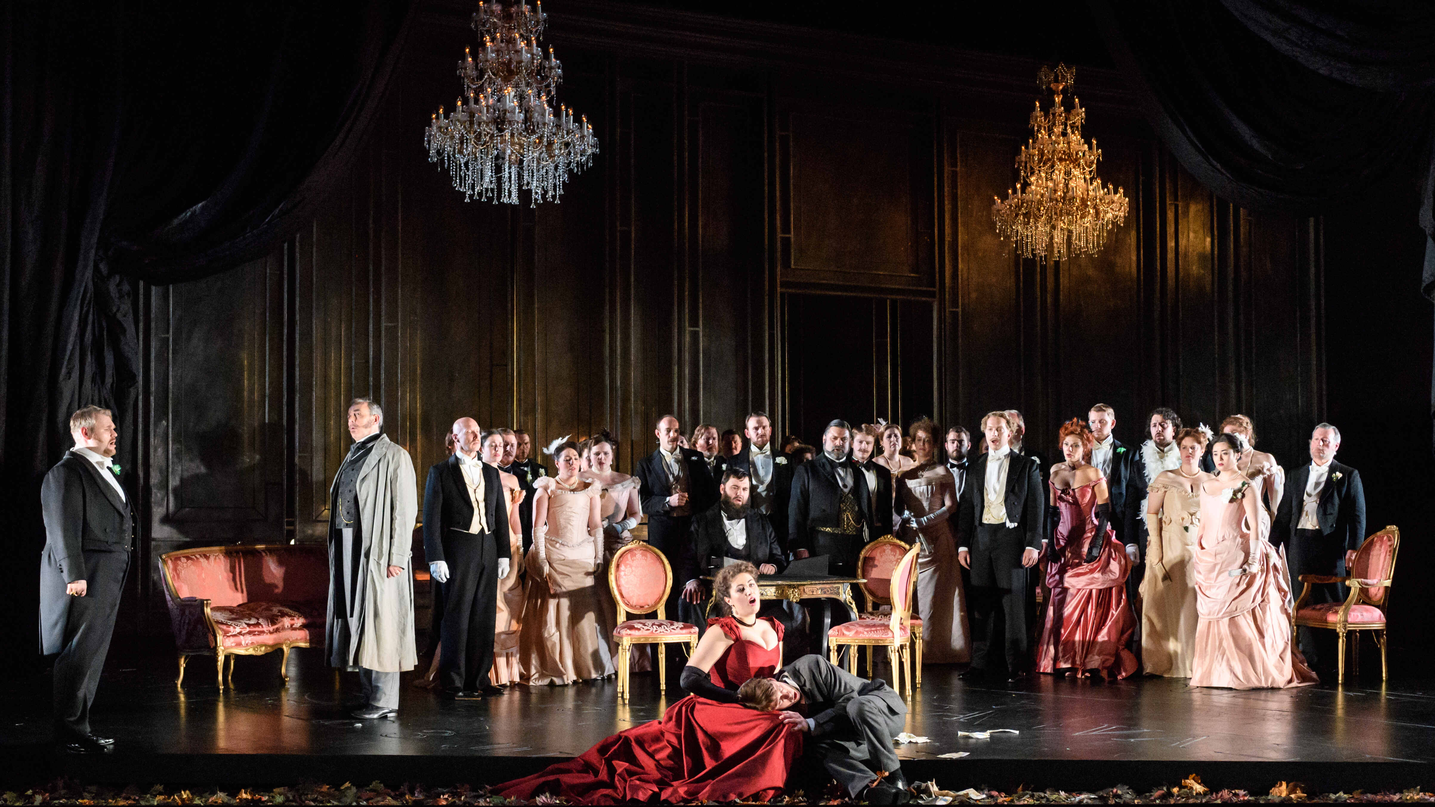 La traviata. Scottish Opera 2017. Credit Jane Hobson..