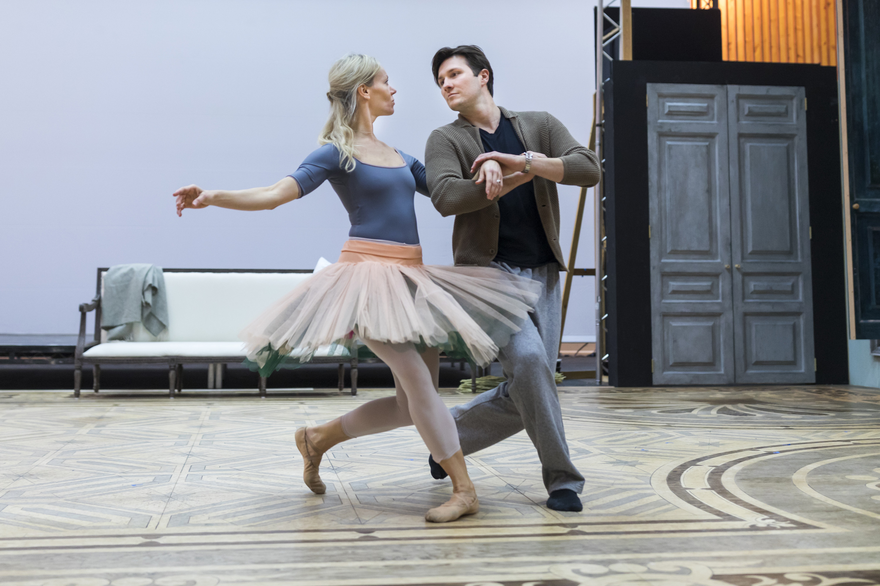 Eve Mutso and Samuel Dale Johnson in rehearsals for Eugene Onegin. Scottish Opera 2018. Credit James Glossop..JPG