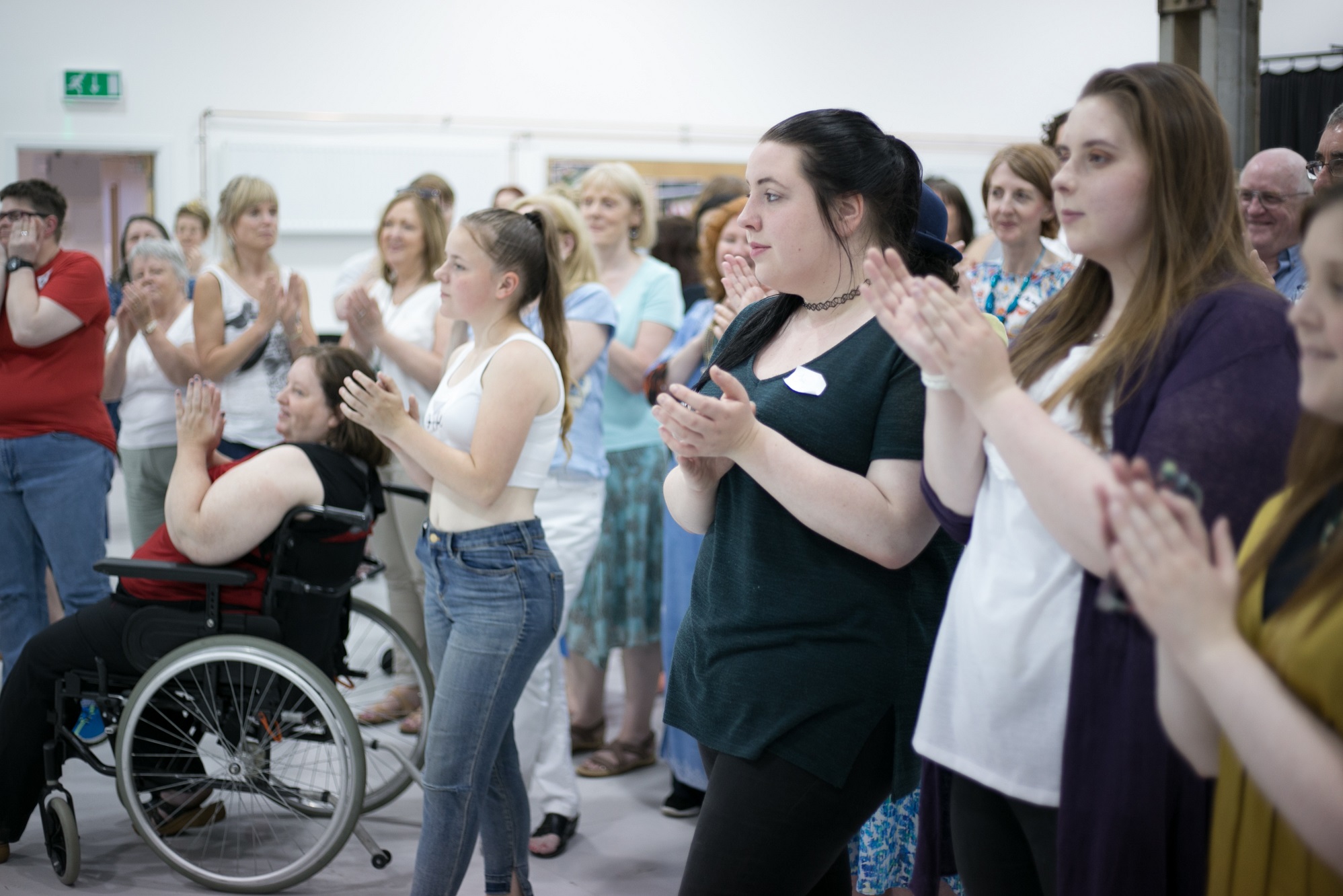 The Pagliacci chorus in rehearsals. Scottish Opera 2018. Credit Megan McEachern. (2).jpg