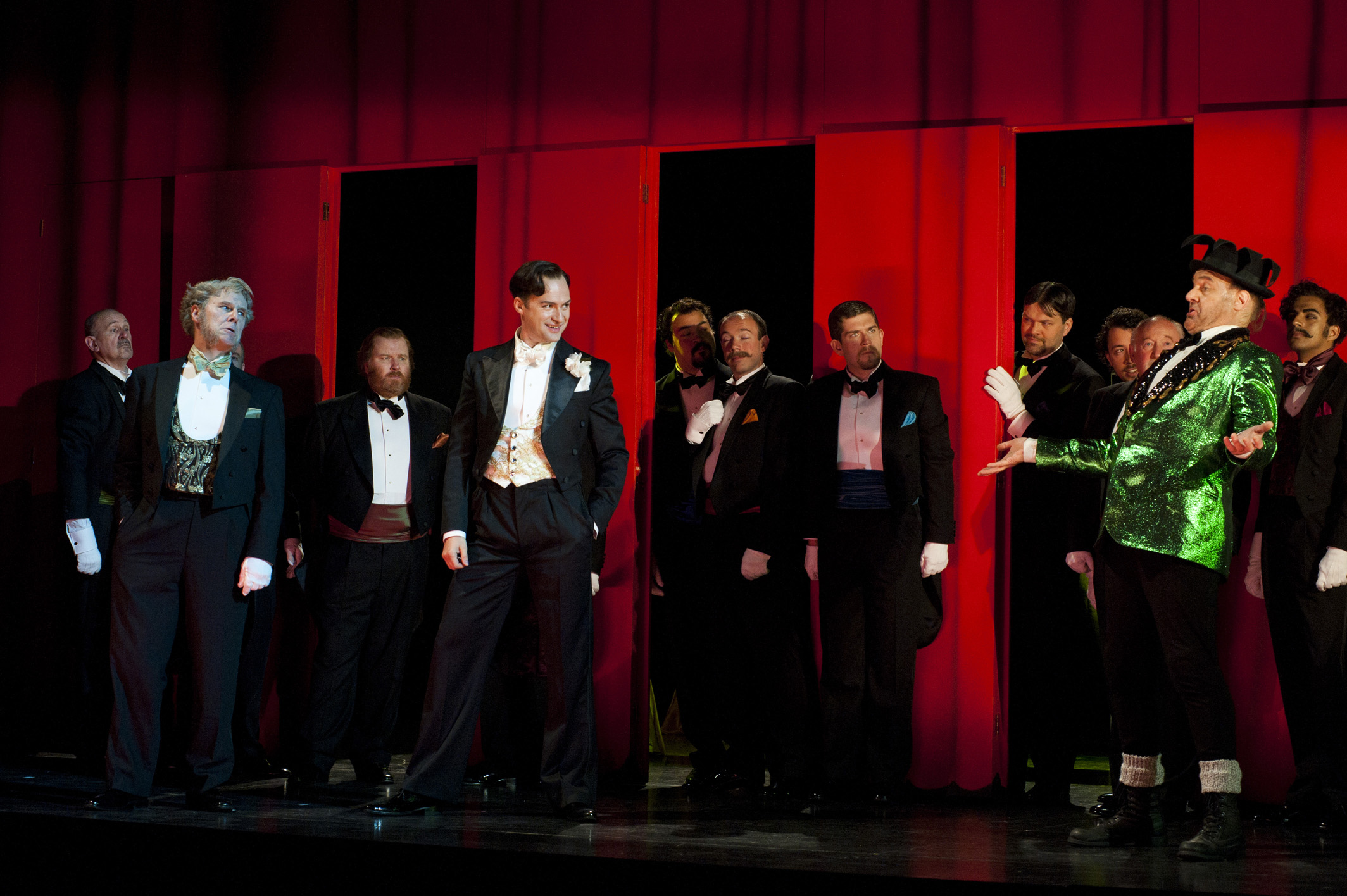 Scottish Opera's Rigoletto, with Edgaras Montvidas as the Duke and Eddie Wade as Rigoletto. Credit Richard Campbell..jpg