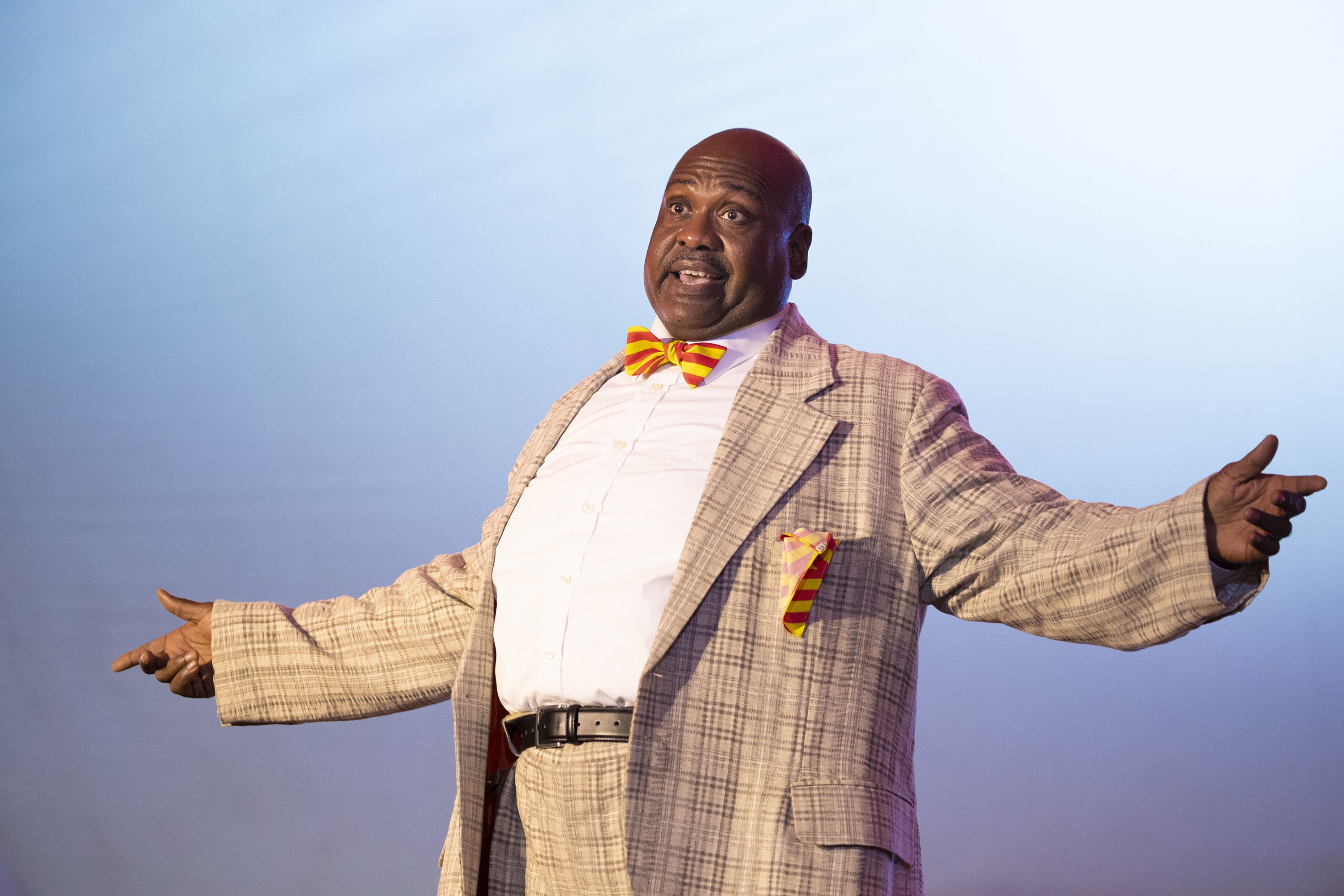 Ronald Samm in Scottish Opera's Pagliacci. Scottish Opera 2018. Credit James Glossop. (2).jpg