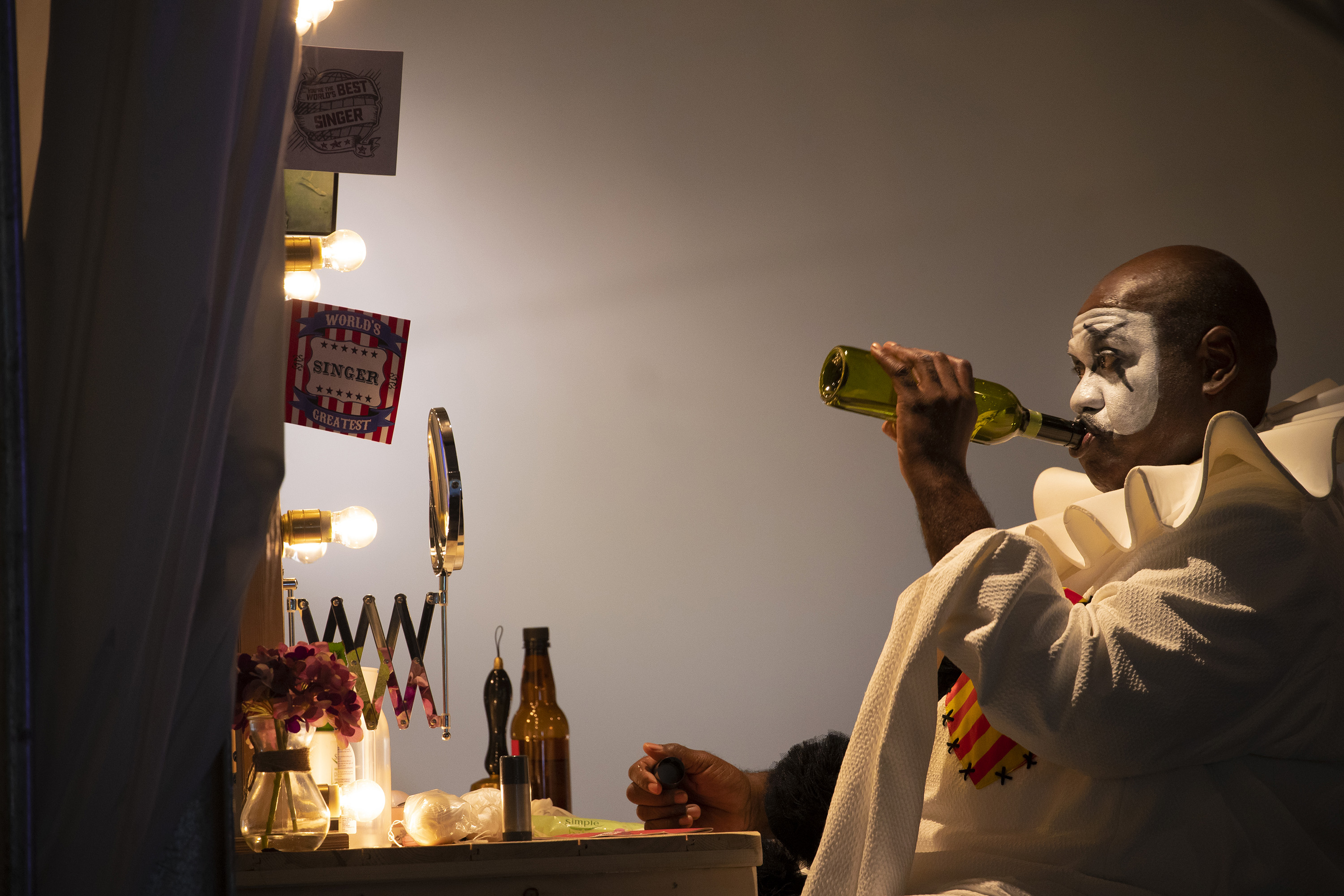 Ronald Samm in Scottish Opera's Pagliacci. Scottish Opera 2018. Credit James Glossop. (4).jpg