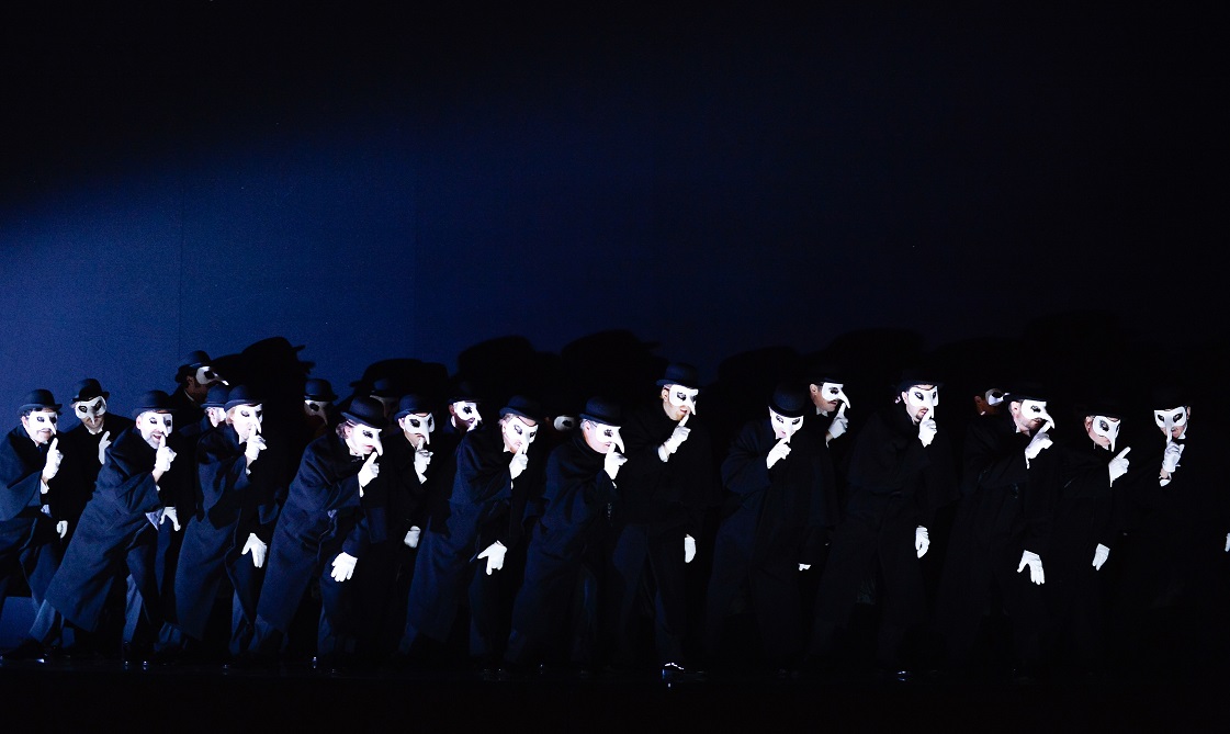 The Chorus of Rigoletto. Scottish Opera 2018. Credit Julie Howden. (2).JPG