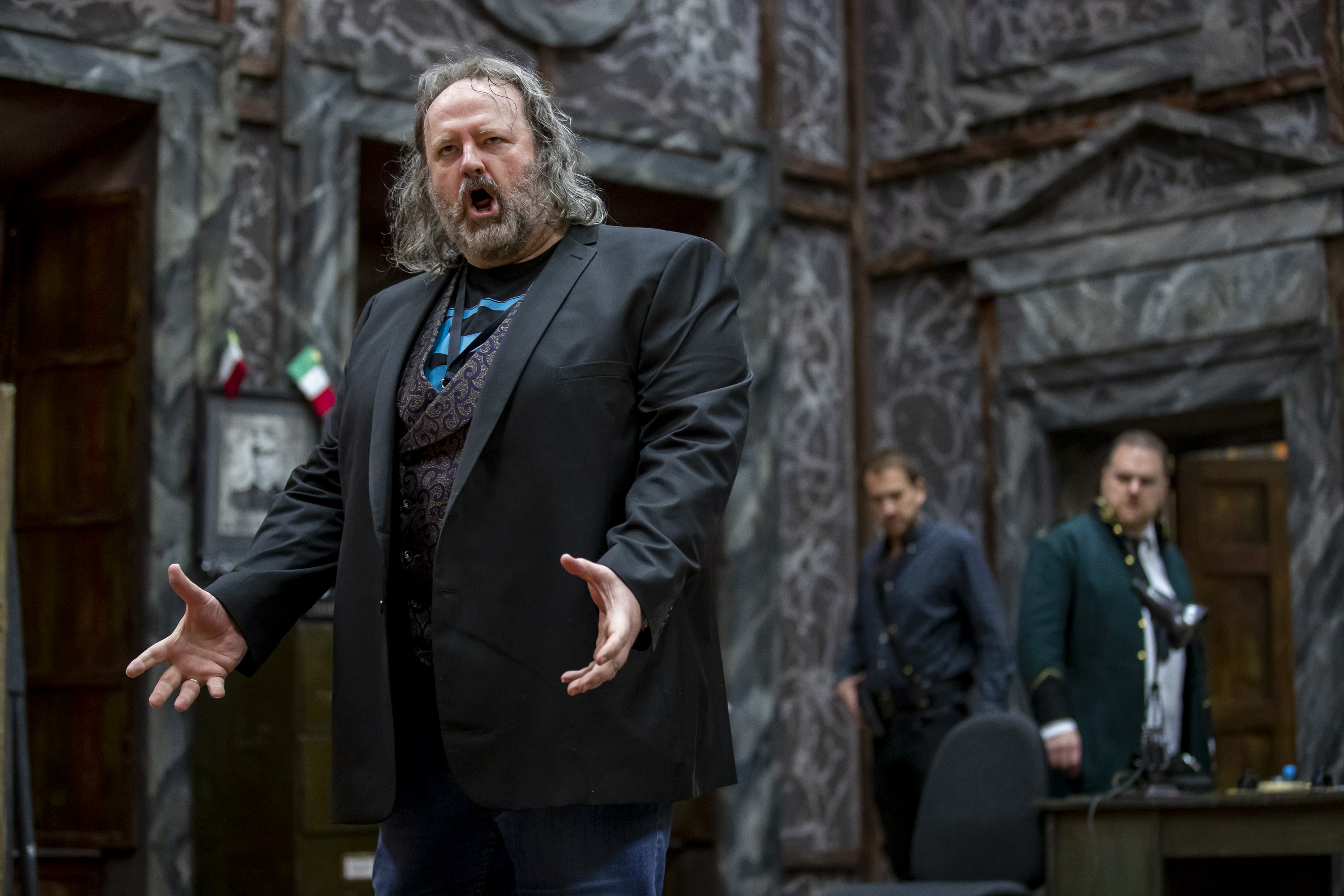 Gwyn Hughes Jones (Cavaradossi) in Tosca rehearsals. Scottish Opera 2019. Credit James Glossop..JPG