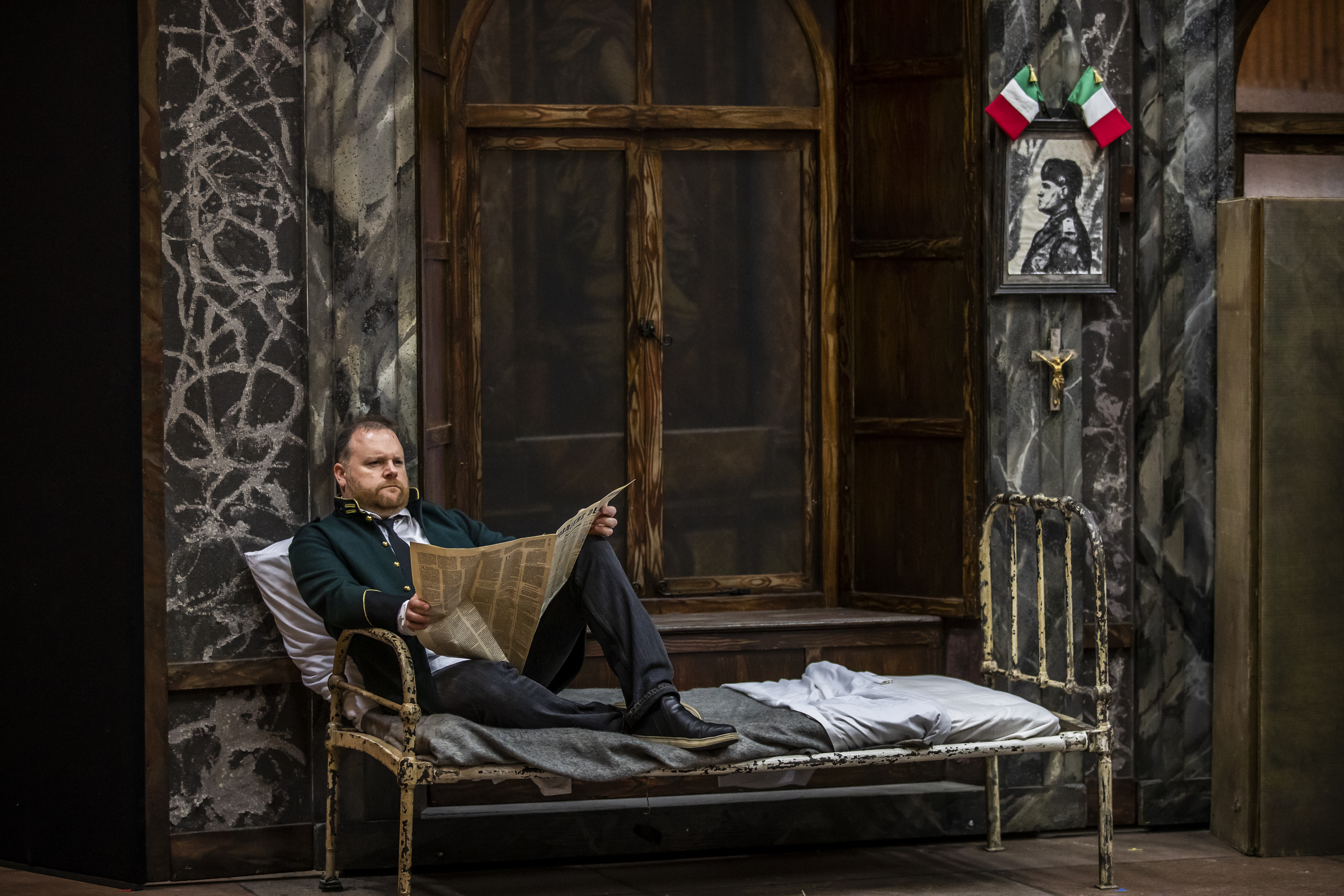 Roland Wood (Scarpia) in Tosca rehearsals. Scottish Opera 2019. Credit James Glossop. (2).JPG