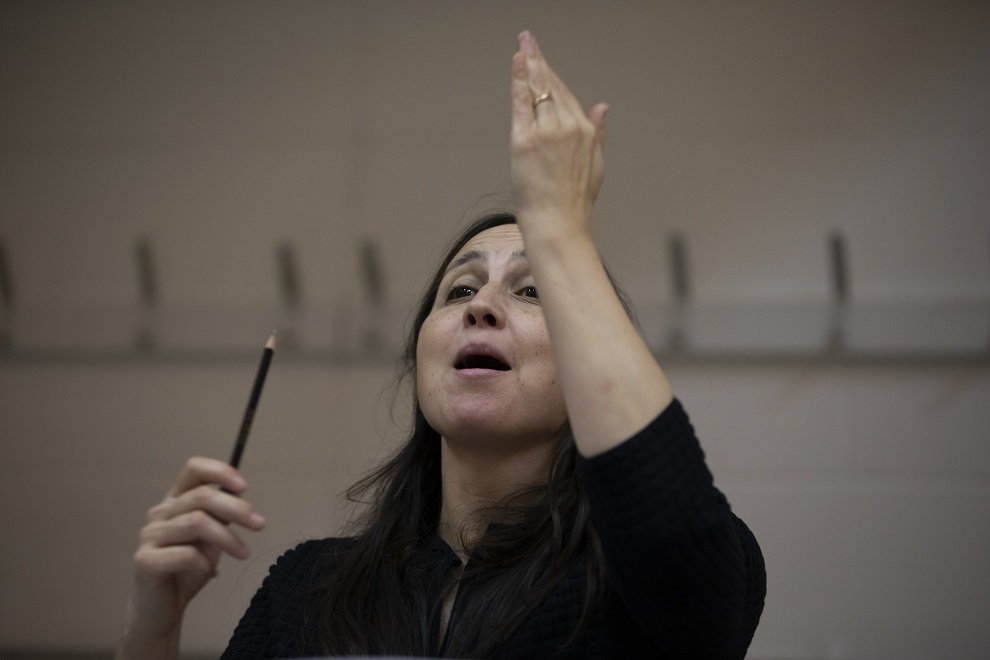 Conductor Joana Carneiro in rehearsals for Nixon in China. Scottish Opera 2020. Credit James Glossop..JPG