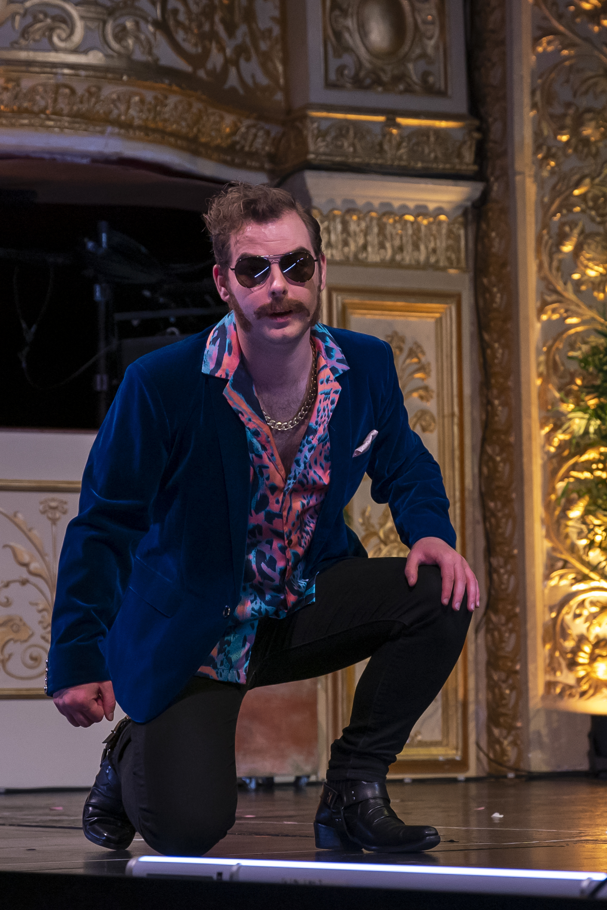 Arthur Bruce (Guglielmo) in Cosi fan tutte. Scottish Opera 2020. Credit James Glossop..JPG