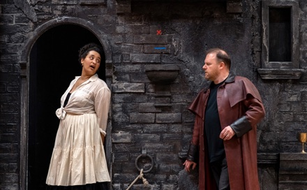 Lea Shaw and Roland Wood in Don Giovanni main stage rehearsals. Scottish Opera 2022. Credit Mihaela Bodlovic..jpg
