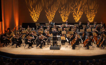 Stuart Stratford conducts The Or.jpg