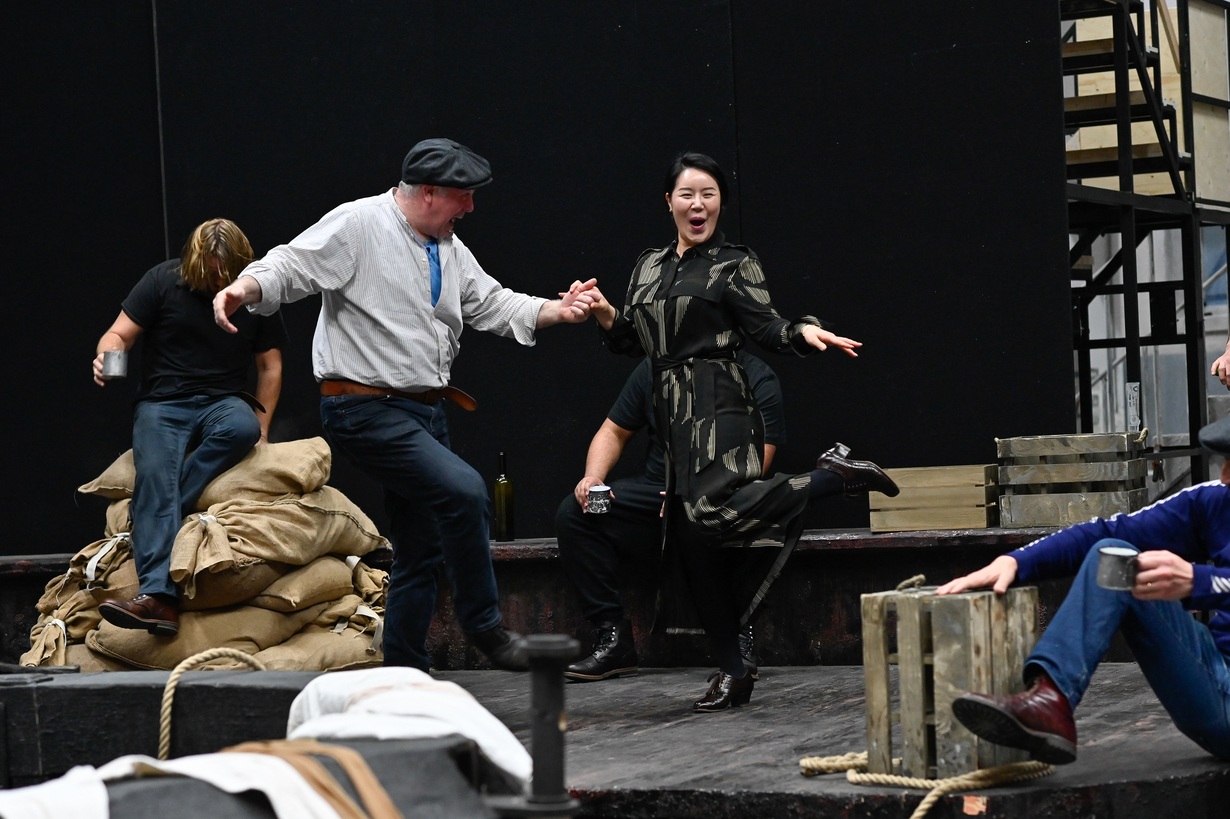 Jamie Macdougall and Sunyoung Seo in rehearsals for Il tabarro. Scottish Opera 2023. Credit Julie Howden.
