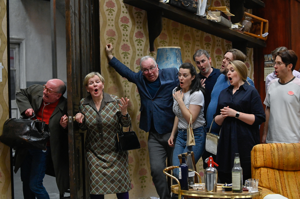 The cast of Gianni Schicchi in rehearsals. Scottish Opera 2023. Credit Julie Howden. (2)