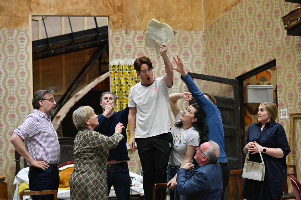The cast of Gianni Schicchi in rehearsals. Scottish Opera 2023. Credit Julie Howden. (4)