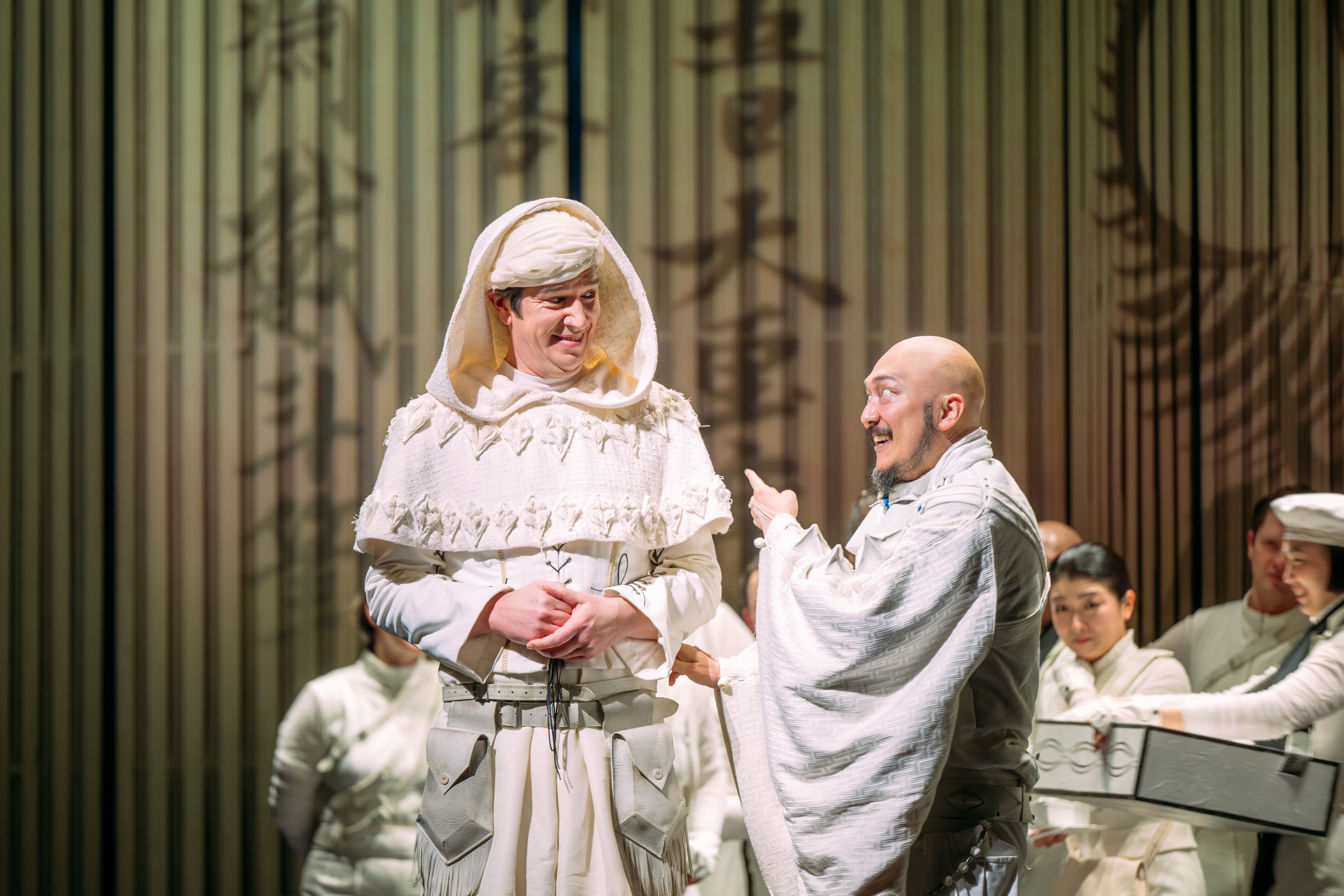 Edward Hawkins (Eirakuya Tōshirō & Takai Kōzan) And Daisuke Ohyama (Katsushika Hokusai) In The Great Wave. Credit Mihaela Bodlovic..