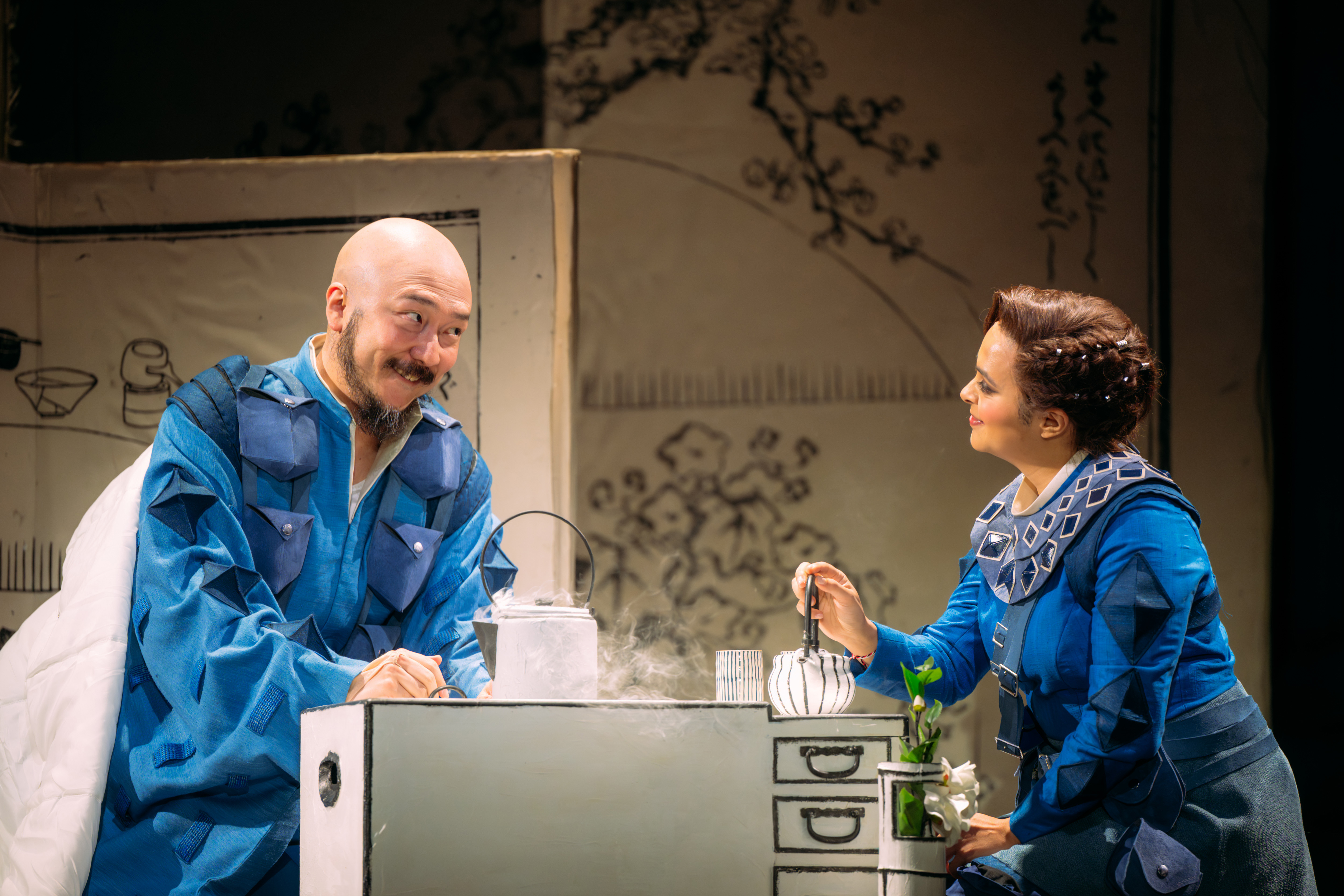 Daisuke Ohyama (Katsushika Hokusai) And Julieth Lozano Rolong (Ōi) In Scottish Opera's Production Of The Great Wave. Credit Mihaela Bodlovic..