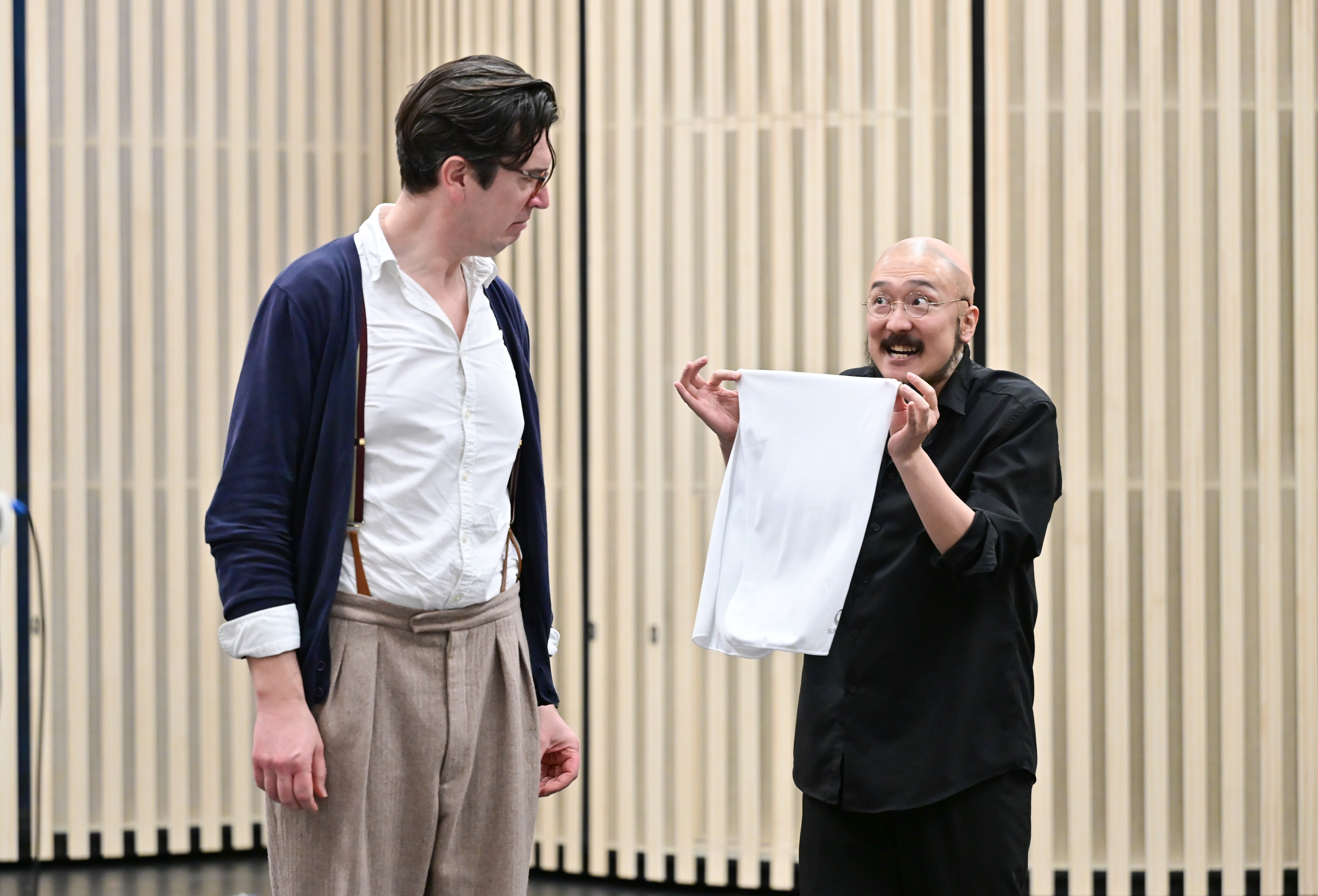Edward Hawkins (Eirakuya Tōshirō & Takai Kōzan) And Daisuke Ohyama (Katsushika Hokusai) In Rehearsals For The Great Wave. Credit Julie Howden..