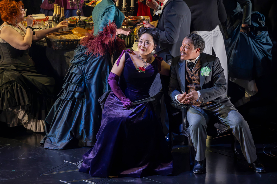 Hye Youn Lee Violetta Valéry And Monwabisi Lindi Gastone In Scottish Operas Production Of La Traviata Credit James Glossop
