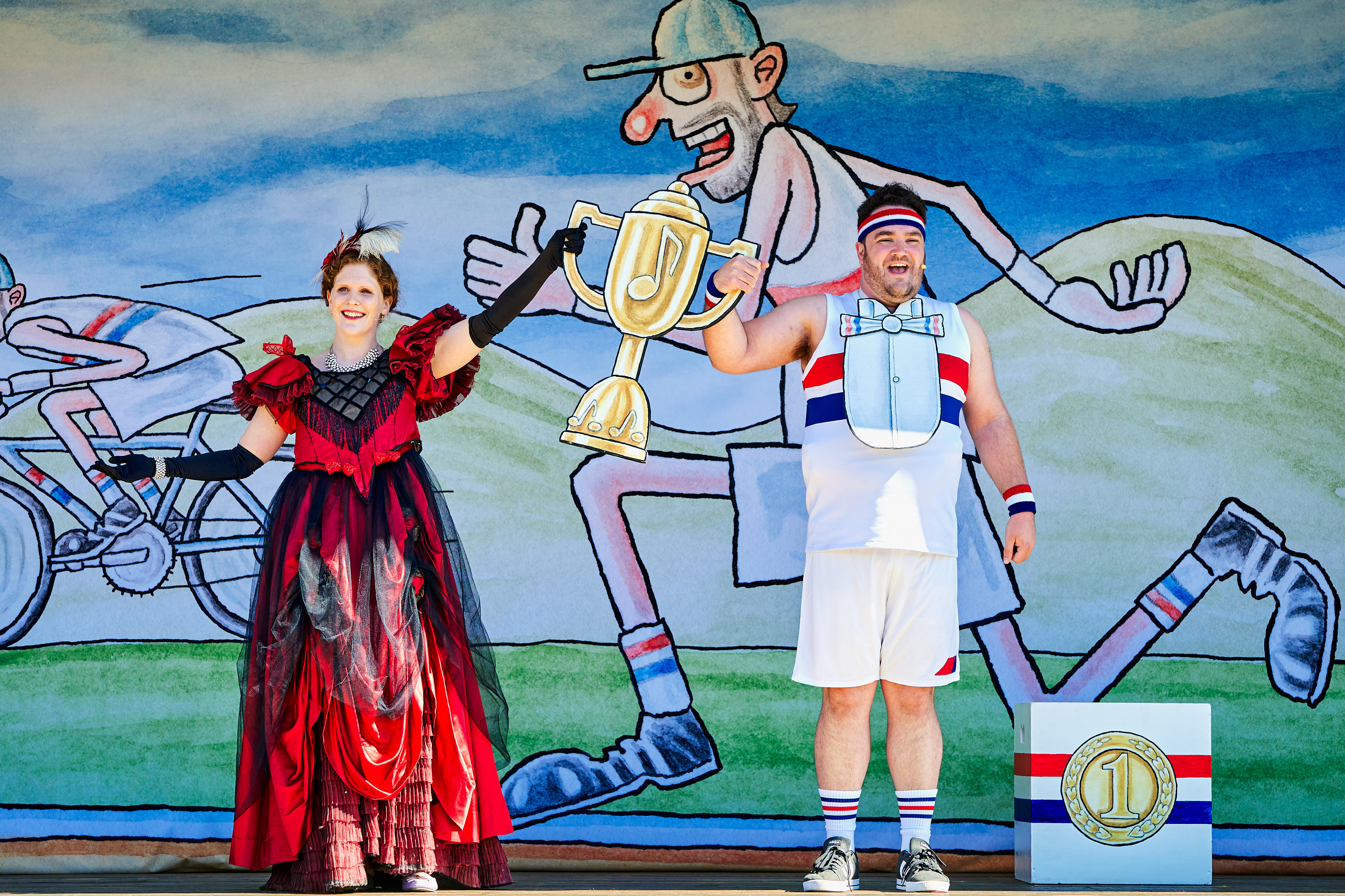 Sarah Power And Andrew Mctaggart In Pop Up Opera Be A Sport, Spike. Scottish Opera 2022. Credit Fraser Band.