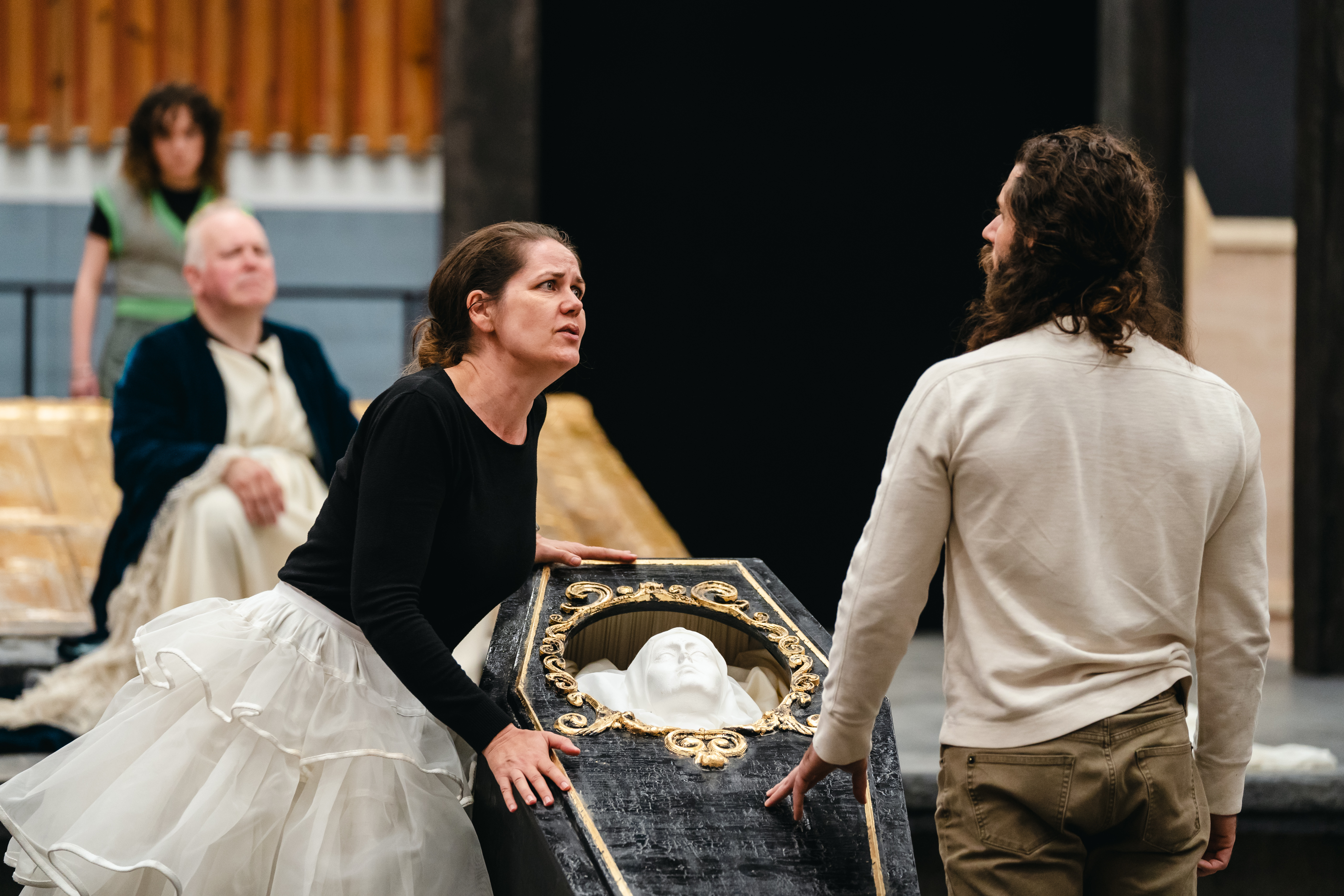 Trine Møller (Turandot) and Victor Starsky (Calaf). Credit Hope Holmes. (1)