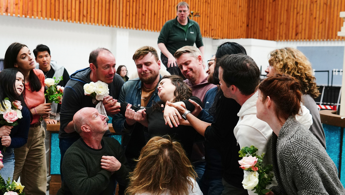 Kira Kaplan (The Plaintiff) And The Cast Of Trial By Jury. Credit Ruby Pluhar.. (1)