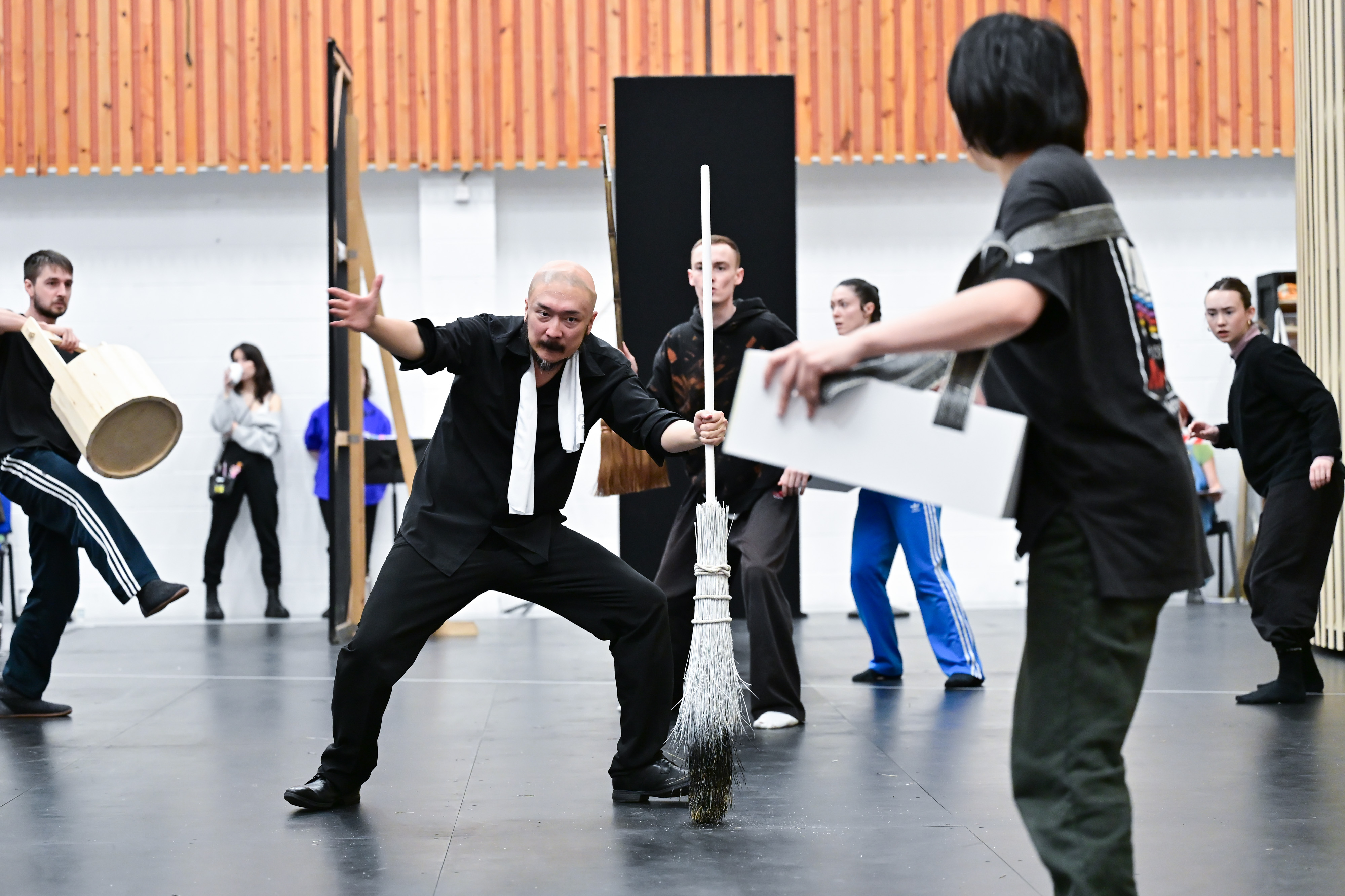 Daisuke Ohyama (Katsushika Hokusai) In Rehearsals For The Great Wave. Credit Julie Howden..